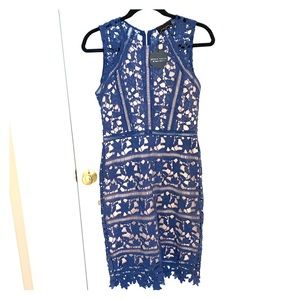NEW stunning lace detailed dress